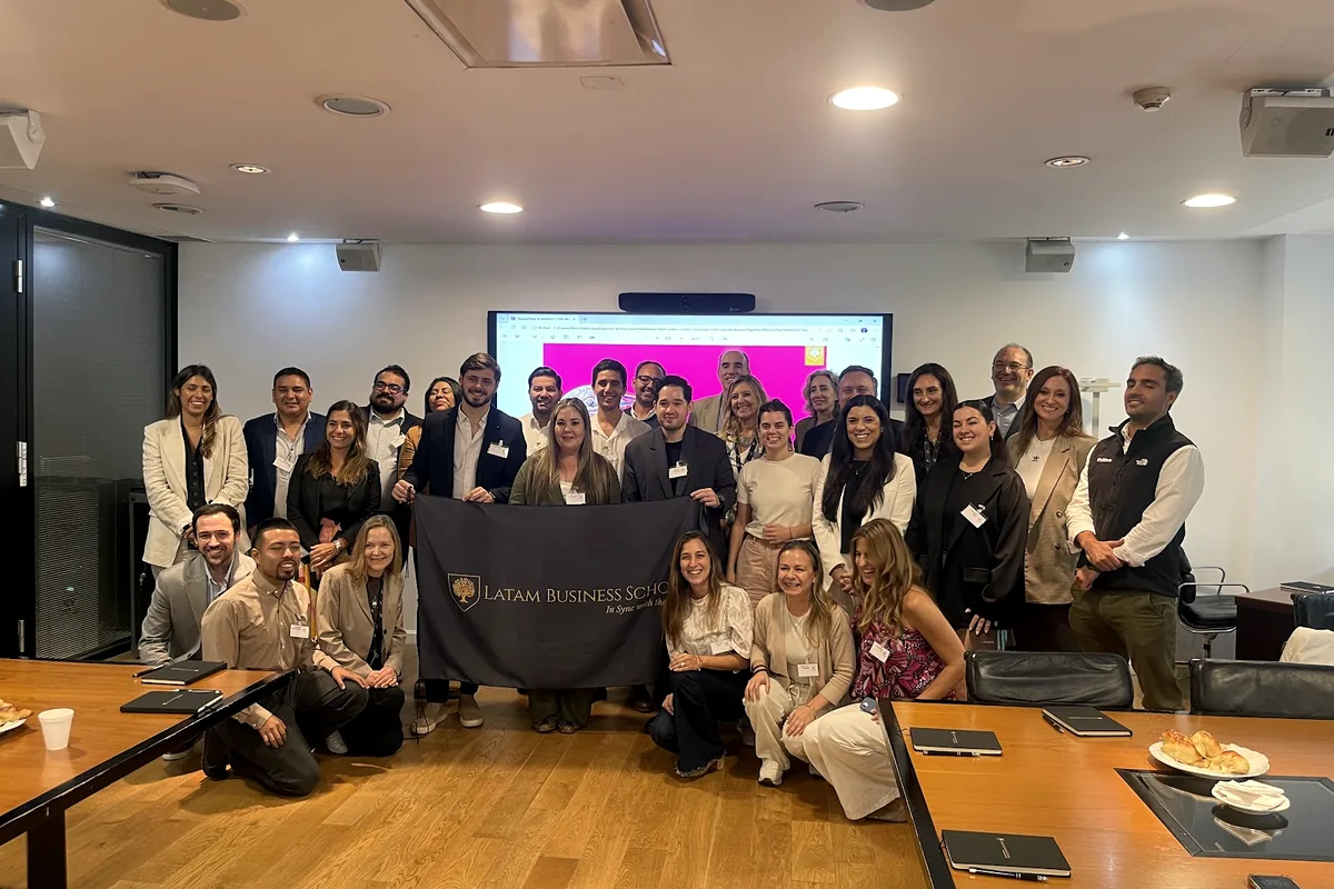 Cohorte de la inmersión HR Leaders junto al equipo de LBS